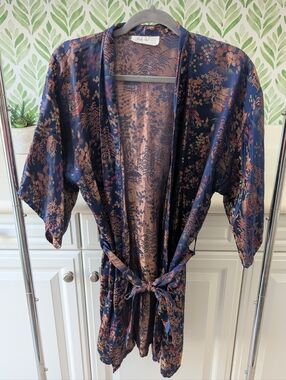 Silk-Textured Navy and Brown Robe Small
